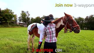 3Way በመስጠት - Threesome ቅድሚያ የሚሰጡዋቸውን ቤተሰብ የታዘዘ