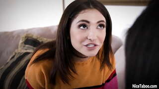 Похотливые красотки Юҳона Энджел ва потрясающая миниатюрная Бэбджейн Wylde хоби узви шуданд ва, чунон вазнин аст, выебаны