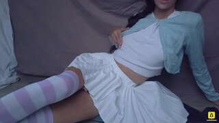 ���्यारा जापानी विद्यार्थी क्रिम बिल्ली