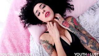 خوبصورت میکسیکو کرتا ہے اس کی پہلی فحش ویڈیو Kitzia تعارف