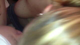 Rakan-Rakan Saya Bertiup