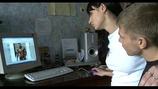 דעם באַבע וויידאַנז לעגס ברייט עפענען