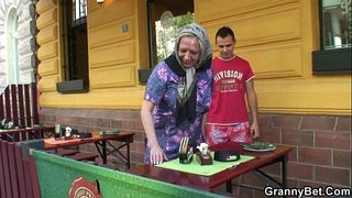 Pits grans àvia va agafar difícil