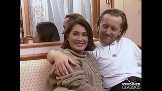 Классикалық жетілген ханымы Gina