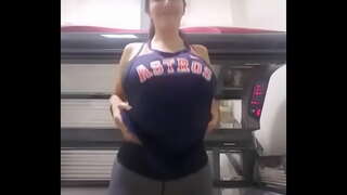 ���ဟောင်းခွေးနှင့် busty