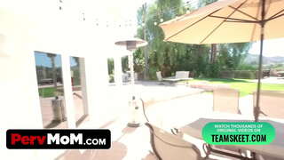 Yr wyf yn fucked Fy Stepmom Ac yn Ei Pussy Hufennog