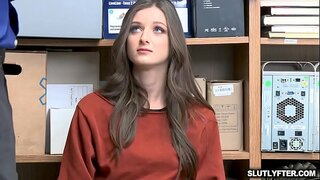 Офицер LP боюнча-собачьи трахает Кензи Райанс нарын тугую вагину, загоняя анын жумуртка терең!