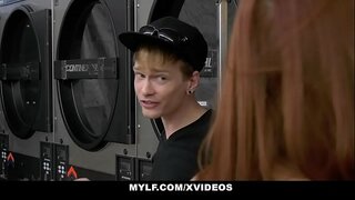 Twat kikī (VannaBardot) Whiwhi Tona Clit Mitikia E TE MILF (SereneSiren)