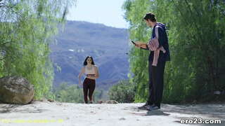 Schwarzhaarige Sport-Babe, Die Sex Mit Dem Trainer