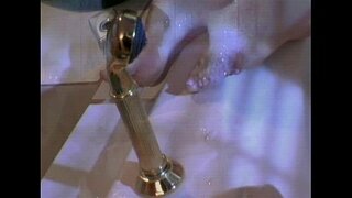 Napaljena lezbejke kurac u kadi