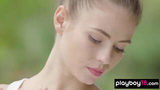 ���ෙට්ටු brunette slut අහිමි කොටුව තුළ පුහුණු