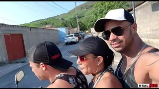 De retour à la maison après beaucoup de graisse , alors j&#039;ai demandé pour le coup de poing de la ferme sur votre cul chaud