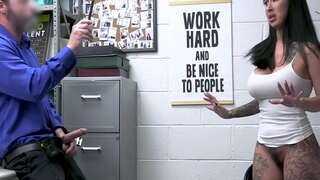 Shoplyfter thi hành lily lane cho mút dương vật