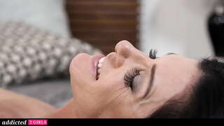 Сюранаймы ас трахать бултыр-лесбиянкаос